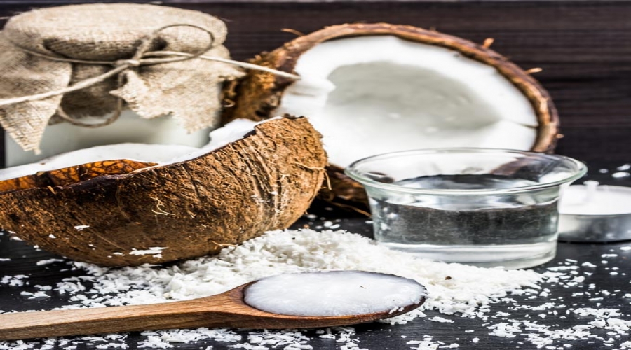 L'huile de coco:découvrez ses bienfaits pour la peau, les cheveux et les dents